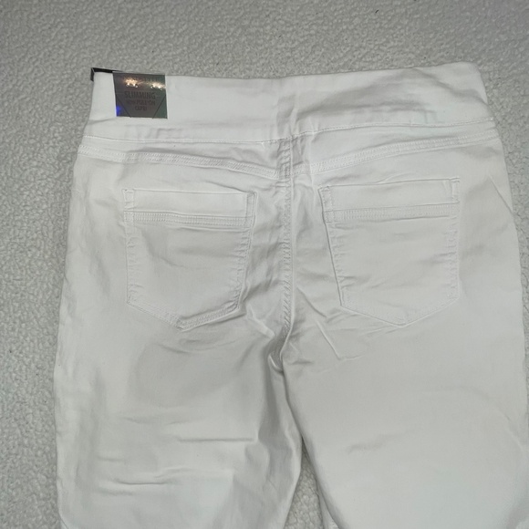 NWT Women’s Sound Style PXL 16-18 White Slimming Capri’s - Picture 3 of 14